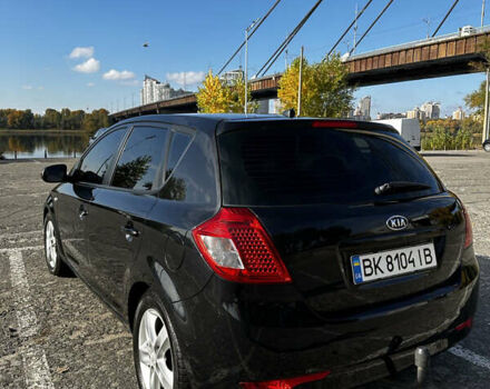 Черный Киа Сид, объемом двигателя 1.6 л и пробегом 272 тыс. км за 7400 $, фото 4 на Automoto.ua