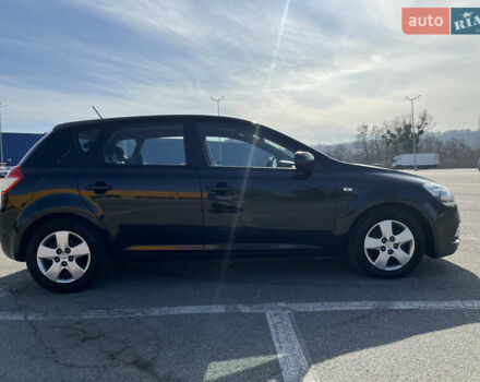Чорний Кіа Сід, об'ємом двигуна 1.6 л та пробігом 228 тис. км за 6800 $, фото 8 на Automoto.ua