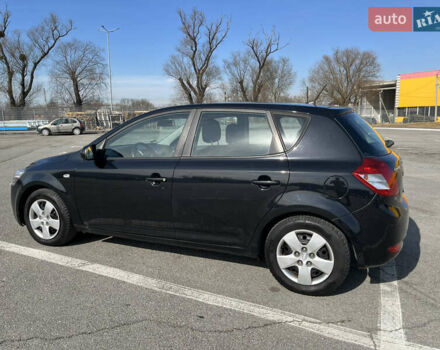 Чорний Кіа Сід, об'ємом двигуна 1.6 л та пробігом 228 тис. км за 6800 $, фото 11 на Automoto.ua