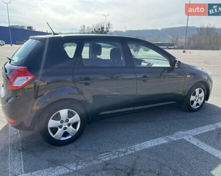 Чорний Кіа Сід, об'ємом двигуна 1.6 л та пробігом 228 тис. км за 6800 $, фото 13 на Automoto.ua