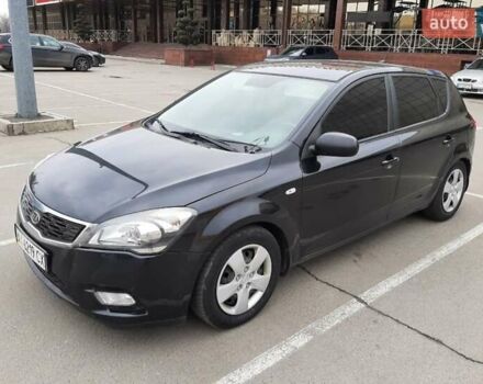 Черный Киа Сид, объемом двигателя 1.6 л и пробегом 330 тыс. км за 5800 $, фото 6 на Automoto.ua