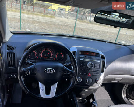 Чорний Кіа Сід, об'ємом двигуна 1.6 л та пробігом 228 тис. км за 6800 $, фото 34 на Automoto.ua