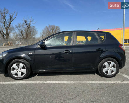 Чорний Кіа Сід, об'ємом двигуна 1.6 л та пробігом 228 тис. км за 6800 $, фото 17 на Automoto.ua