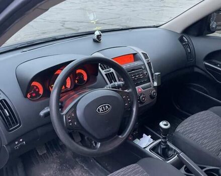 Черный Киа Сид, объемом двигателя 1.6 л и пробегом 207 тыс. км за 5500 $, фото 9 на Automoto.ua