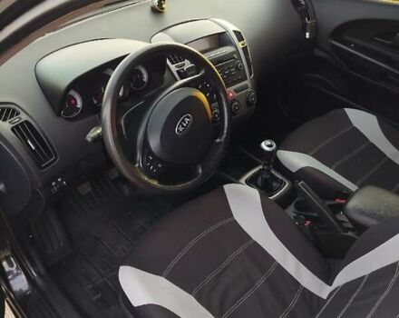 Черный Киа Сид, объемом двигателя 1.59 л и пробегом 207 тыс. км за 5499 $, фото 20 на Automoto.ua