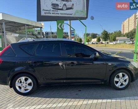 Черный Киа Сид, объемом двигателя 1.6 л и пробегом 300 тыс. км за 5800 $, фото 2 на Automoto.ua