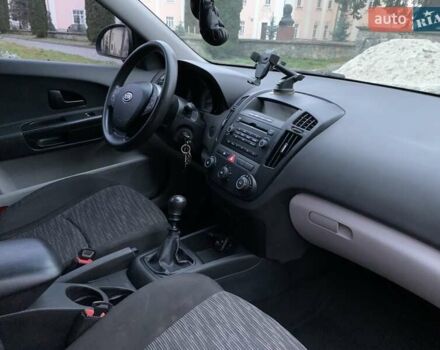 Черный Киа Сид, объемом двигателя 1.59 л и пробегом 313 тыс. км за 4600 $, фото 17 на Automoto.ua