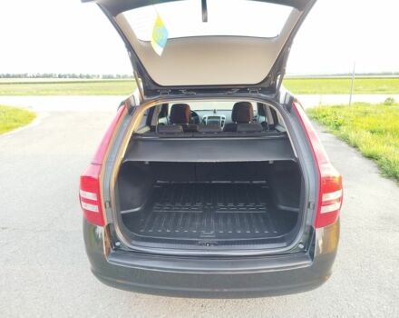 Черный Киа Сид, объемом двигателя 1.6 л и пробегом 200 тыс. км за 5499 $, фото 9 на Automoto.ua