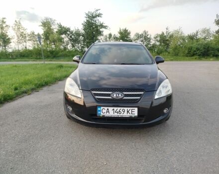 Черный Киа Сид, объемом двигателя 1.6 л и пробегом 200 тыс. км за 5499 $, фото 2 на Automoto.ua