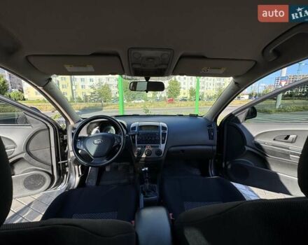 Черный Киа Сид, объемом двигателя 1.6 л и пробегом 300 тыс. км за 5800 $, фото 8 на Automoto.ua