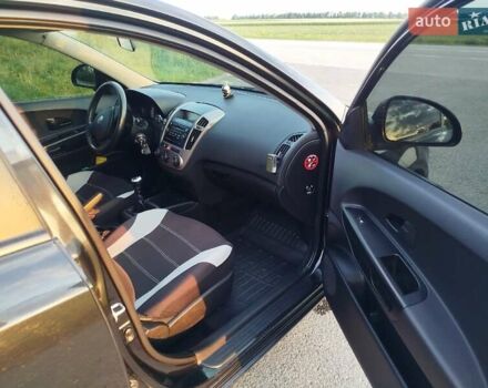 Черный Киа Сид, объемом двигателя 1.59 л и пробегом 207 тыс. км за 5499 $, фото 11 на Automoto.ua