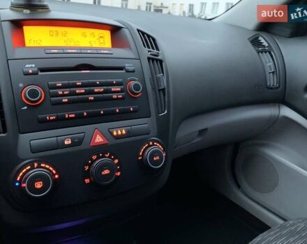 Чорний Кіа Сід, об'ємом двигуна 1.59 л та пробігом 313 тис. км за 4900 $, фото 38 на Automoto.ua