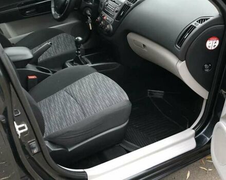 Черный Киа Сид, объемом двигателя 1.4 л и пробегом 181 тыс. км за 4450 $, фото 2 на Automoto.ua