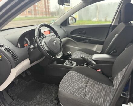 Чорний Кіа Сід, об'ємом двигуна 1.4 л та пробігом 204 тис. км за 6350 $, фото 9 на Automoto.ua