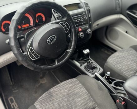 Черный Киа Сид, объемом двигателя 1.4 л и пробегом 290 тыс. км за 4500 $, фото 9 на Automoto.ua