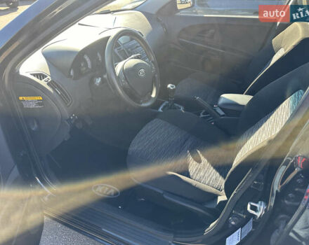 Черный Киа Сид, объемом двигателя 1.4 л и пробегом 182 тыс. км за 6200 $, фото 9 на Automoto.ua