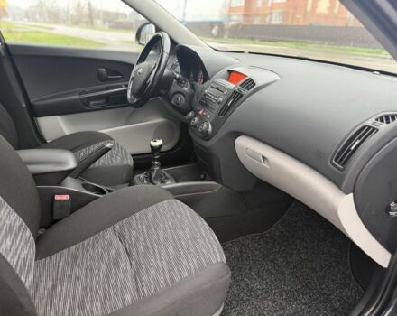 Чорний Кіа Сід, об'ємом двигуна 1.4 л та пробігом 204 тис. км за 6350 $, фото 14 на Automoto.ua