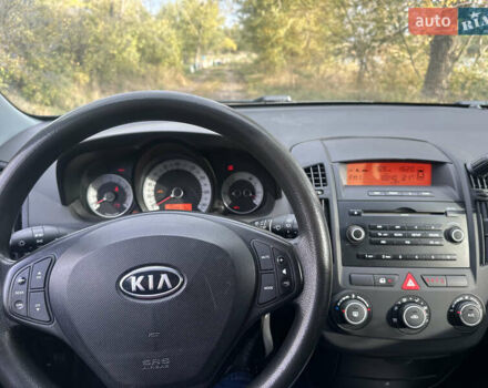 Черный Киа Сид, объемом двигателя 1.6 л и пробегом 222 тыс. км за 5400 $, фото 6 на Automoto.ua