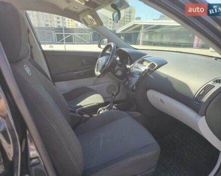 Чорний Кіа Сід, об'ємом двигуна 1.59 л та пробігом 227 тис. км за 6000 $, фото 7 на Automoto.ua