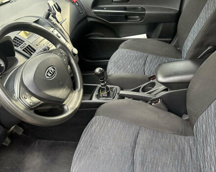 Черный Киа Сид, объемом двигателя 1.6 л и пробегом 222 тыс. км за 5400 $, фото 2 на Automoto.ua