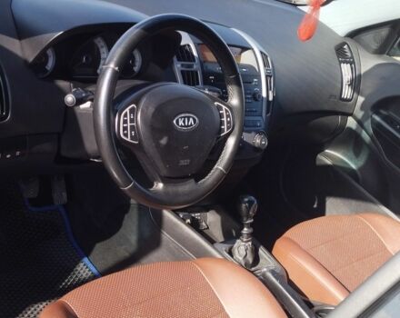 Чорний Кіа Сід, об'ємом двигуна 1.6 л та пробігом 317 тис. км за 5000 $, фото 5 на Automoto.ua