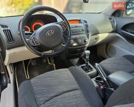 Кіа Сід 2008 у Бердичеве на Automoto.ua Чорний Кіа Сід, об'ємом двигуна 1.4 л та пробігом 167 тис. км за 4450 $, фото 22 на Automoto.ua