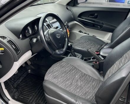 Черный Киа Сид, объемом двигателя 1.6 л и пробегом 283 тыс. км за 5300 $, фото 7 на Automoto.ua