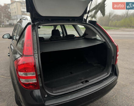 Черный Киа Сид, объемом двигателя 1.6 л и пробегом 231 тыс. км за 5500 $, фото 10 на Automoto.ua