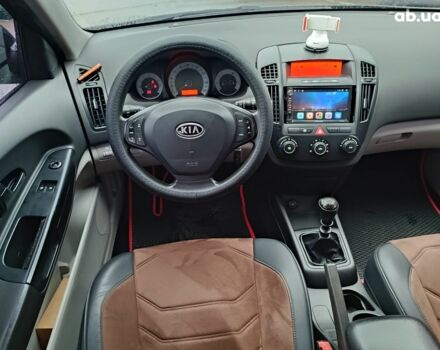 Чорний Кіа Сід, об'ємом двигуна 1.6 л та пробігом 261 тис. км за 6990 $, фото 12 на Automoto.ua