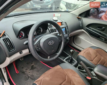 Черный Киа Сид, объемом двигателя 1.6 л и пробегом 261 тыс. км за 6990 $, фото 17 на Automoto.ua