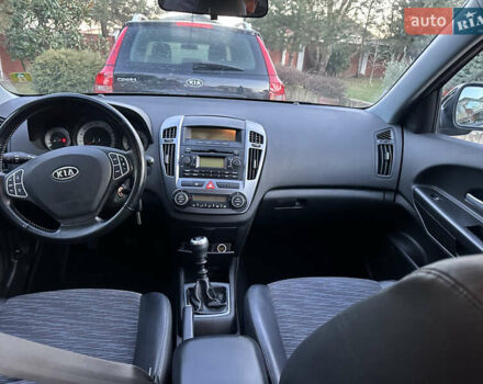 Чорний Кіа Сід, об'ємом двигуна 1.6 л та пробігом 203 тис. км за 6500 $, фото 11 на Automoto.ua