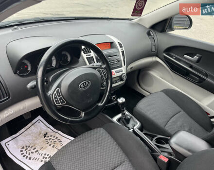 Черный Киа Сид, объемом двигателя 1.6 л и пробегом 263 тыс. км за 5500 $, фото 11 на Automoto.ua