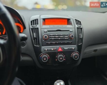 Киа Сид 2008 в Бердичеве на Automoto.ua Черный Киа Сид, объемом двигателя 1.4 л и пробегом 167 тыс. км за 4500 $, фото 15 на Automoto.ua