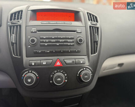 Черный Киа Сид, объемом двигателя 1.4 л и пробегом 204 тыс. км за 6350 $, фото 26 на Automoto.ua