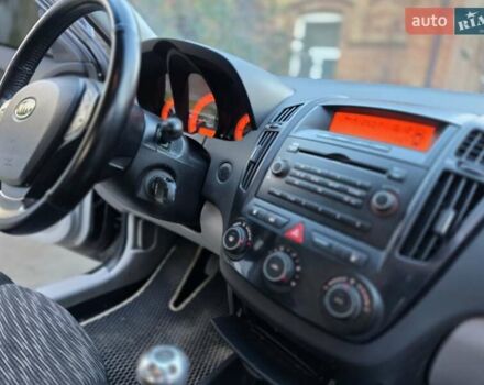Киа Сид 2008 в Бердичеве на Automoto.ua Черный Киа Сид, объемом двигателя 1.4 л и пробегом 167 тыс. км за 4950 $, фото 19 на Automoto.ua