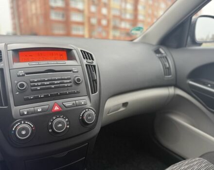 Чорний Кіа Сід, об'ємом двигуна 1.4 л та пробігом 204 тис. км за 6350 $, фото 11 на Automoto.ua
