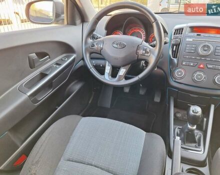 Черный Киа Сид, объемом двигателя 1.4 л и пробегом 210 тыс. км за 5300 $, фото 16 на Automoto.ua