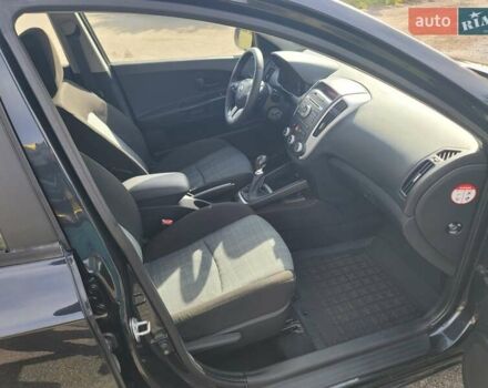 Чорний Кіа Сід, об'ємом двигуна 1.4 л та пробігом 212 тис. км за 6200 $, фото 19 на Automoto.ua