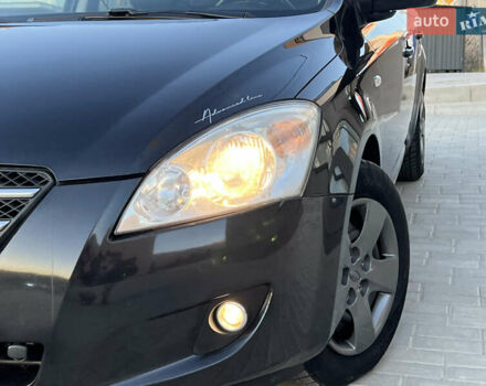 Киа Сид 2009 в Тернополе на Automoto.ua Черный Киа Сид, объемом двигателя 1.6 л и пробегом 239 тыс. км за 5499 $, фото 3 на Automoto.ua