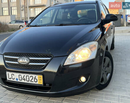 Киа Сид 2009 в Тернополе на Automoto.ua Черный Киа Сид, объемом двигателя 1.6 л и пробегом 239 тыс. км за 5499 $, фото 4 на Automoto.ua