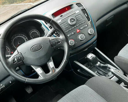 Кіа Сід 2009 у Чернігові на Automoto.ua Чорний Кіа Сід, об'ємом двигуна 1.4 л та пробігом 221 тис. км за 6999 $, фото 14 на Automoto.ua