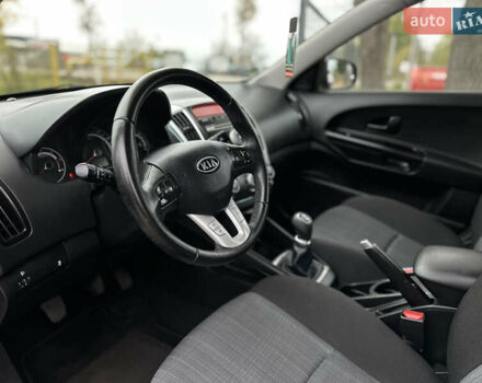 Киа Сид 2009 в Виннице на Automoto.ua Черный Киа Сид, объемом двигателя 1.6 л и пробегом 195 тыс. км за 7000 $, фото 26 на Automoto.ua