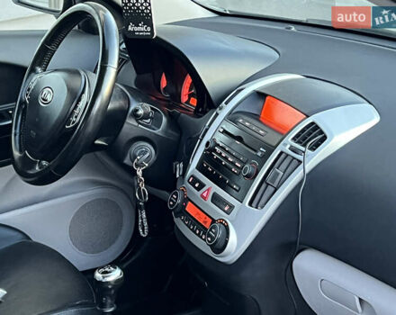 Киа Сид 2009 в Тернополе на Automoto.ua Черный Киа Сид, объемом двигателя 1.6 л и пробегом 239 тыс. км за 5499 $, фото 63 на Automoto.ua