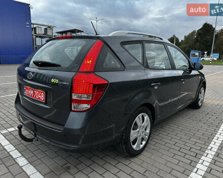 Черный Киа Сид, объемом двигателя 1.4 л и пробегом 221 тыс. км за 5350 $, фото 4 на Automoto.ua