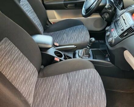 Черный Киа Сид, объемом двигателя 1.4 л и пробегом 177 тыс. км за 6555 $, фото 7 на Automoto.ua