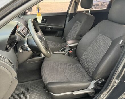 Черный Киа Сид, объемом двигателя 1.6 л и пробегом 260 тыс. км за 3999 $, фото 6 на Automoto.ua