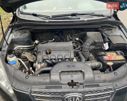 Черный Киа Сид, объемом двигателя 1.4 л и пробегом 213 тыс. км за 5000 $, фото 11 на Automoto.ua