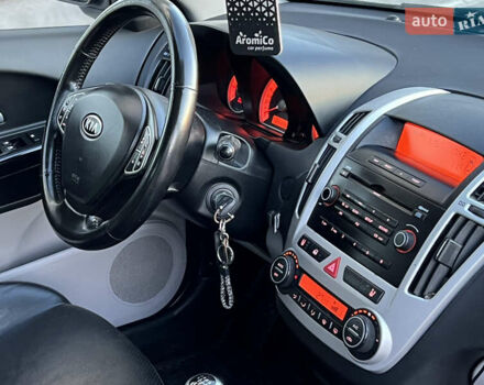 Киа Сид 2009 в Тернополе на Automoto.ua Черный Киа Сид, объемом двигателя 1.6 л и пробегом 239 тыс. км за 5499 $, фото 66 на Automoto.ua