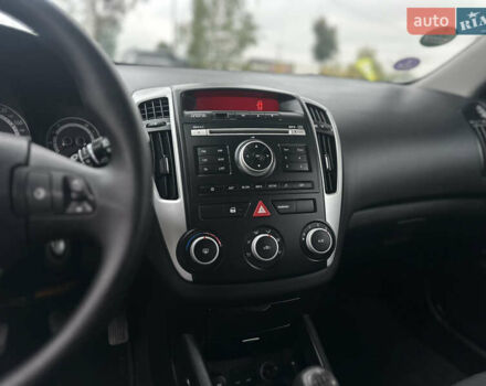 Черный Киа Сид, объемом двигателя 1.4 л и пробегом 224 тыс. км за 6200 $, фото 29 на Automoto.ua