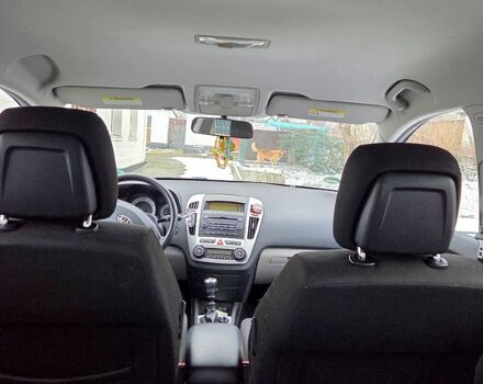 Черный Киа Сид, объемом двигателя 1.4 л и пробегом 158 тыс. км за 6000 $, фото 3 на Automoto.ua